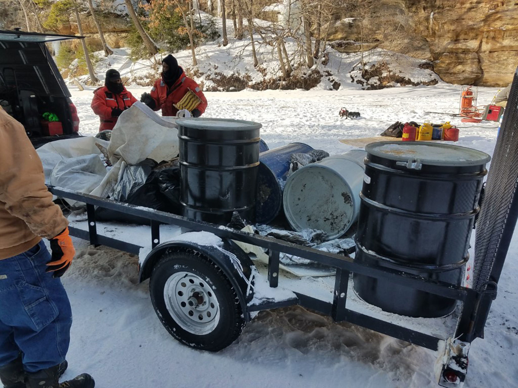 030819-port-news-mirror-lake-barrels